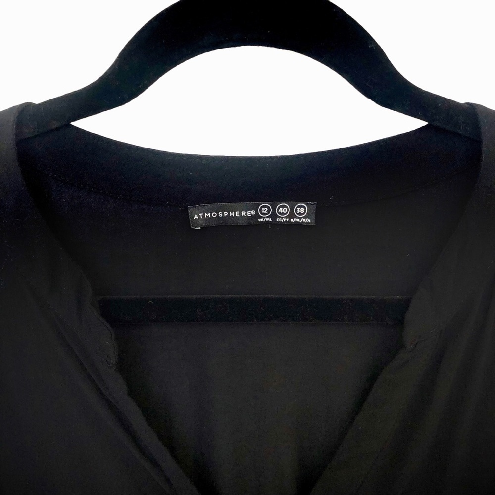 V-NECK BUTTON-DOWN BLOUSE / SHIRT (BLACK) - Picture 3 of 6